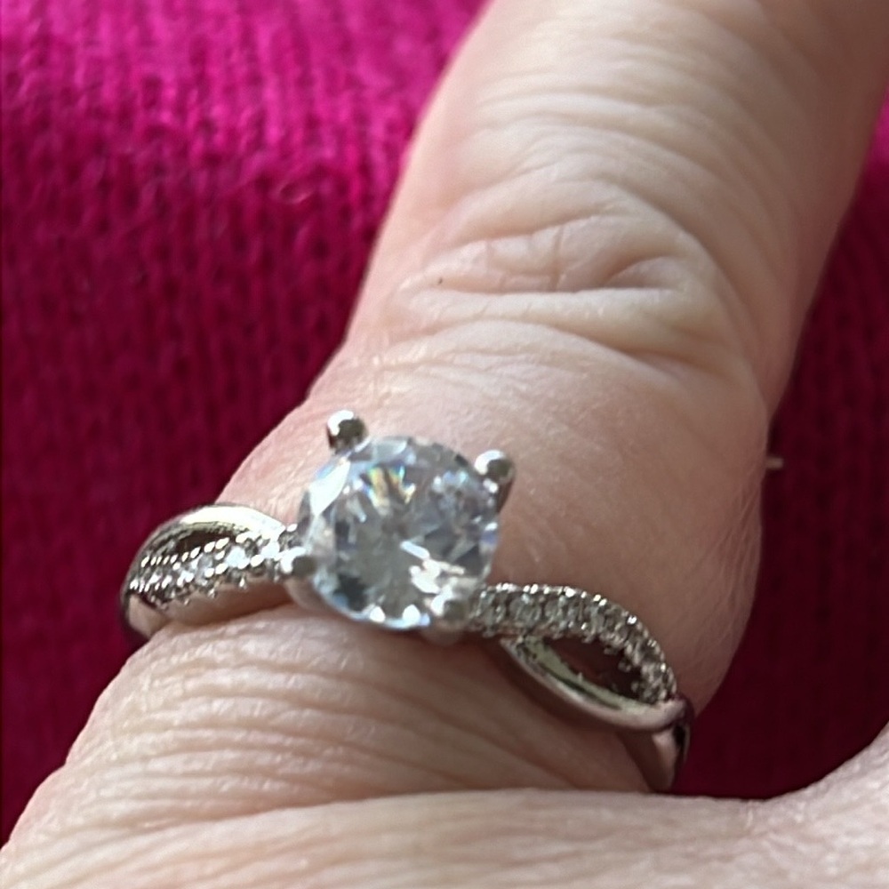 Moissanite 1 carat Ring NIB